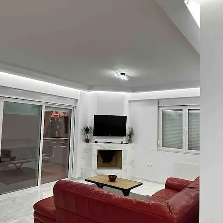 Apartmán Glyfada 3 Bed: Modern & Cozy *